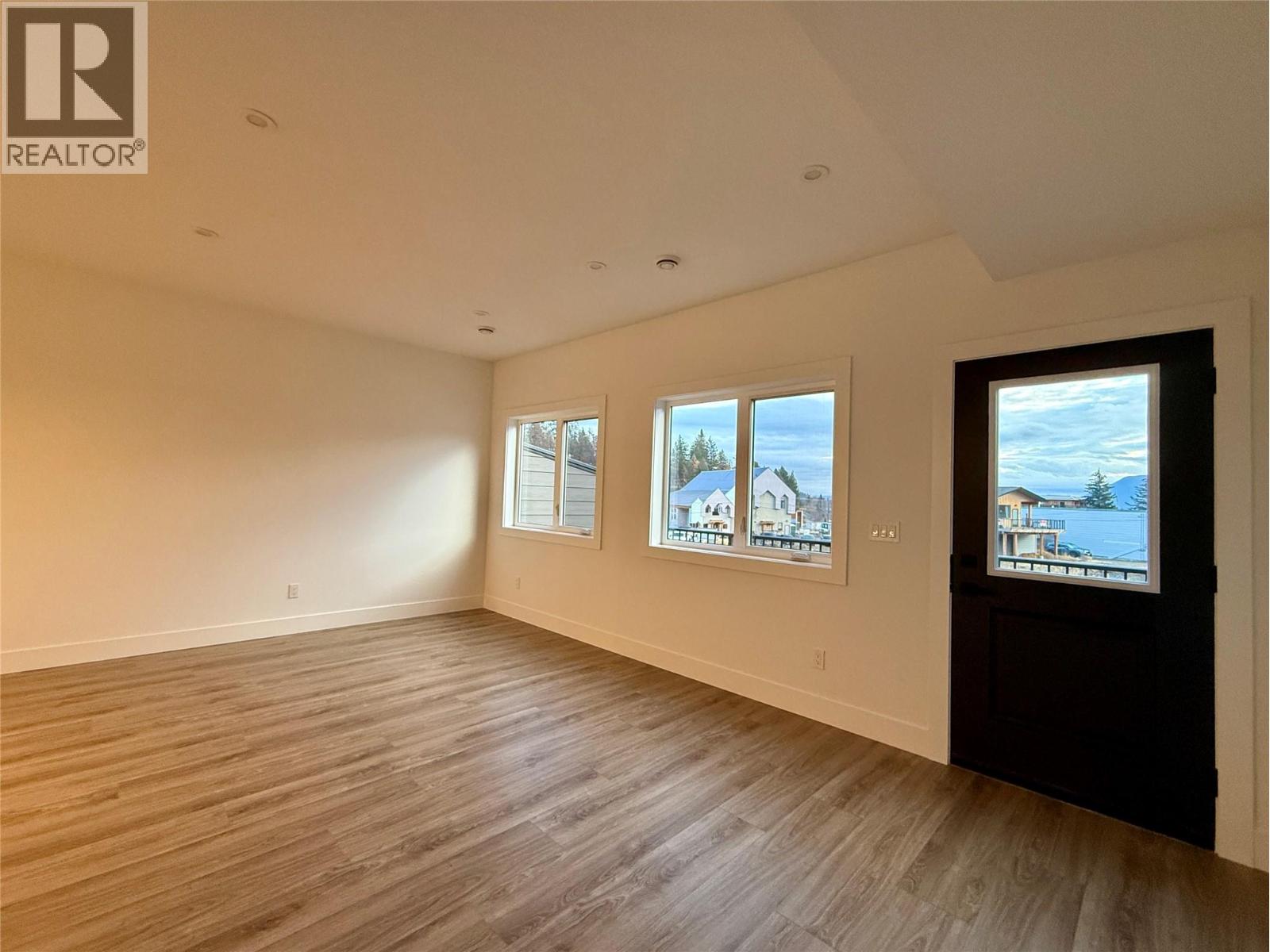 #204 70 BOUNDARY STREET - 16