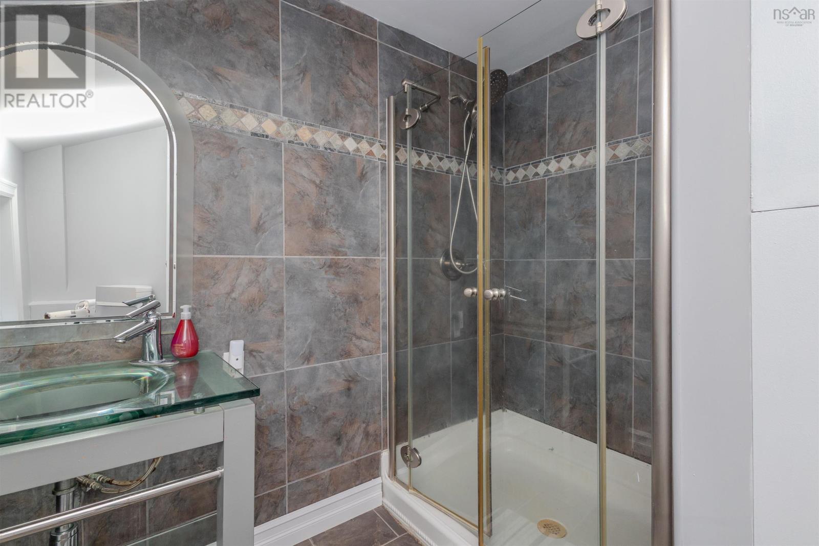 Property 25 of 37 of 59 Cliff Street