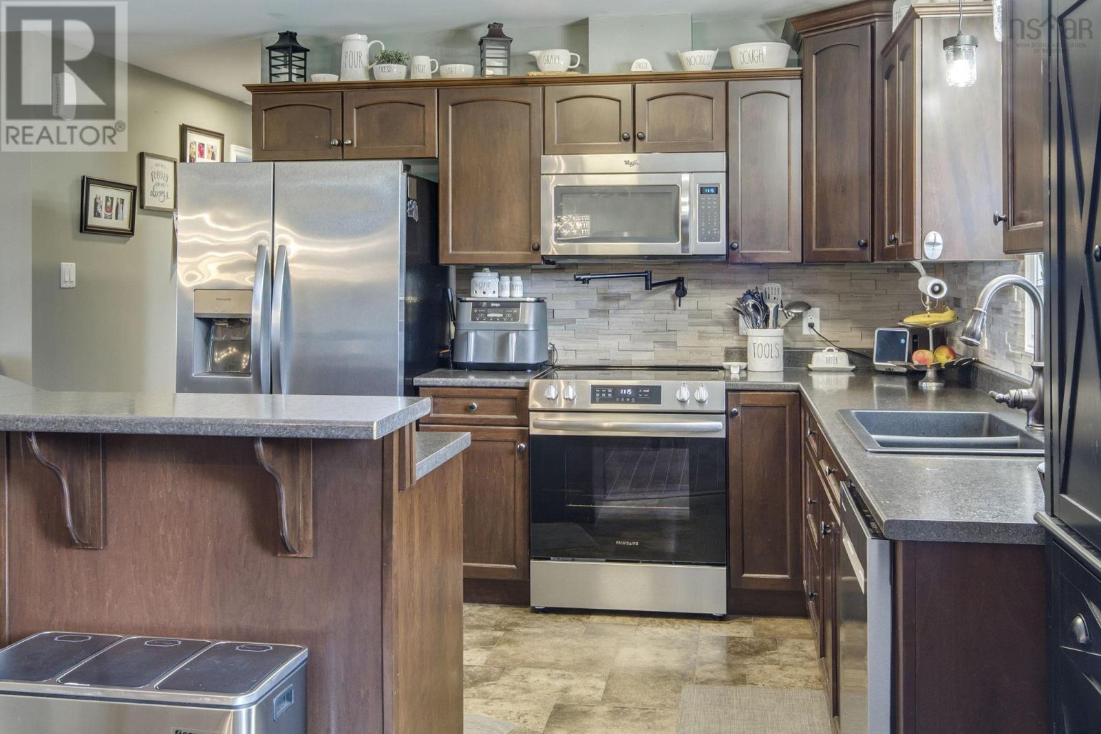 Property 11 of 51 of 741 Villagedale Road