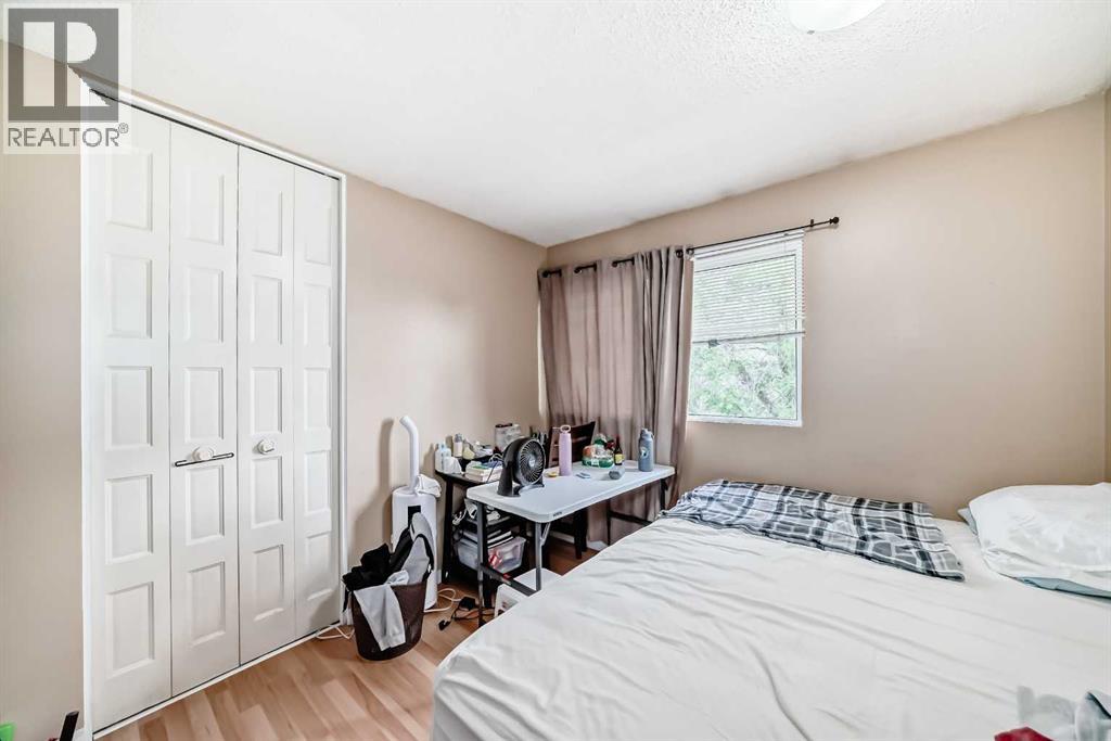 609 40 STREET NE - 23