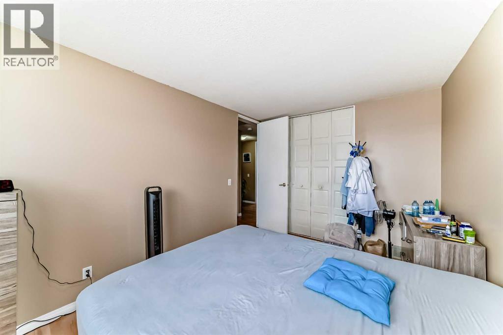 609 40 STREET NE - 20