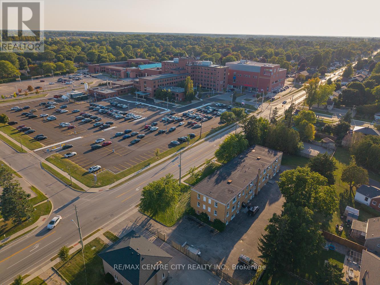 4 - 232 ELM STREET - Photo 4 of 27, St. Thomas, Ontario