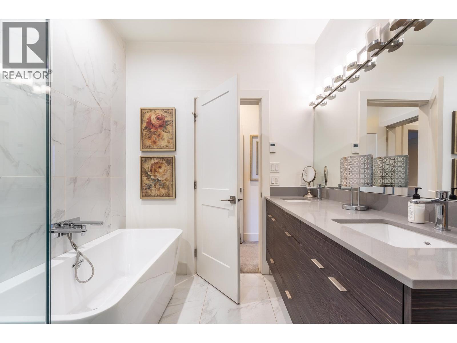 101 5782 MARINE WAY, Sechelt