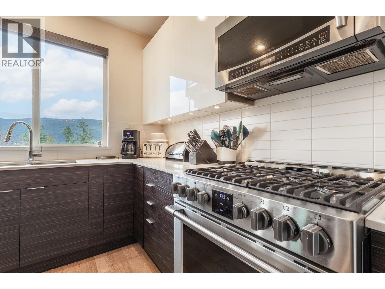 101 5782 MARINE WAY, Sechelt