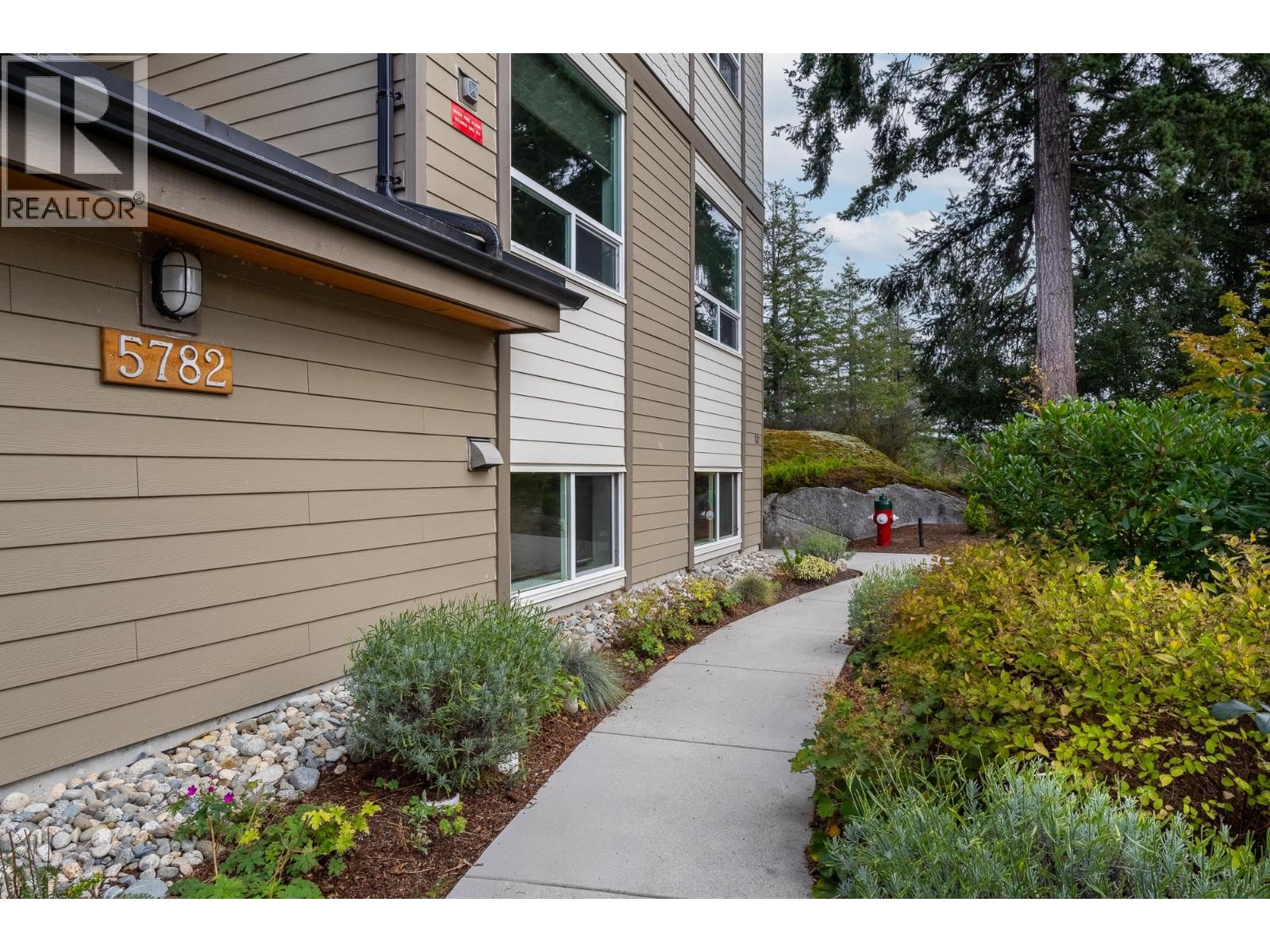 101 5782 MARINE WAY, Sechelt