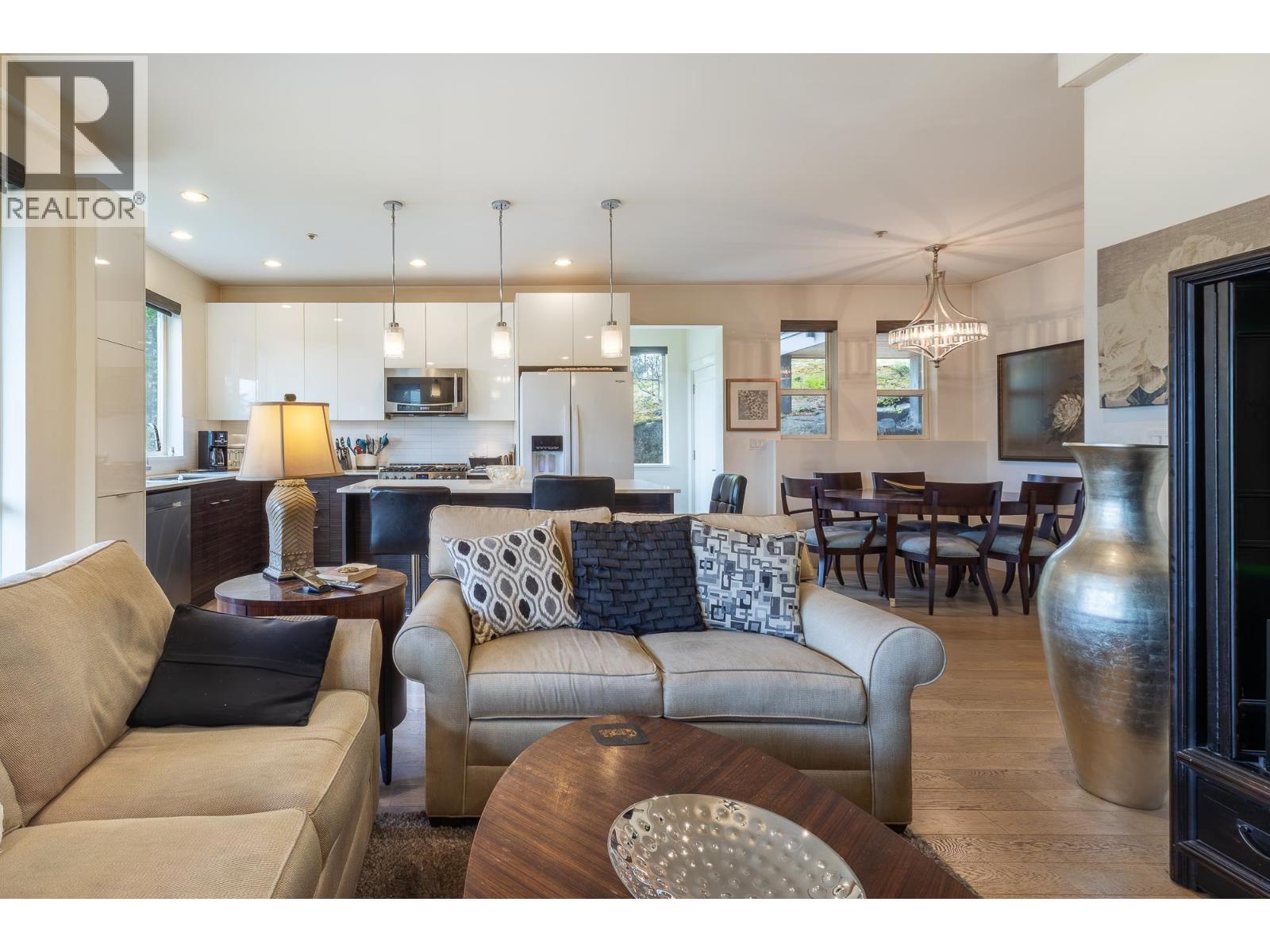 101 5782 MARINE WAY, Sechelt