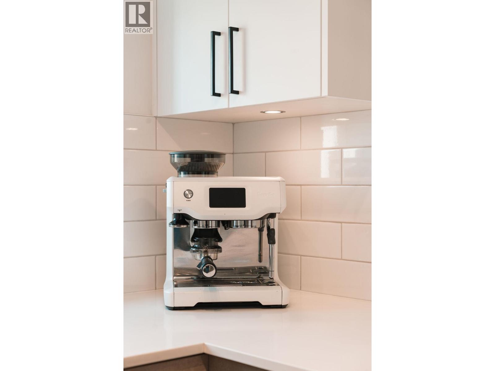 310 737 HAMILTON STREET, New Westminster