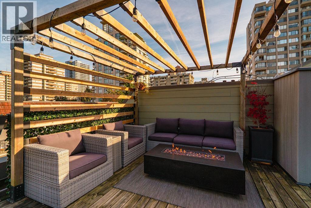 310 737 HAMILTON STREET, New Westminster