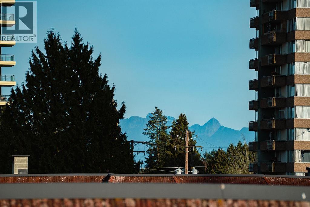 310 737 HAMILTON STREET, New Westminster