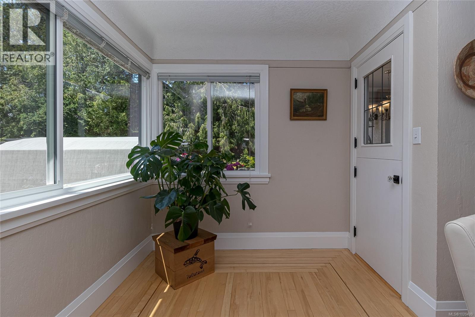  932 Tattersall Drive, Saanich