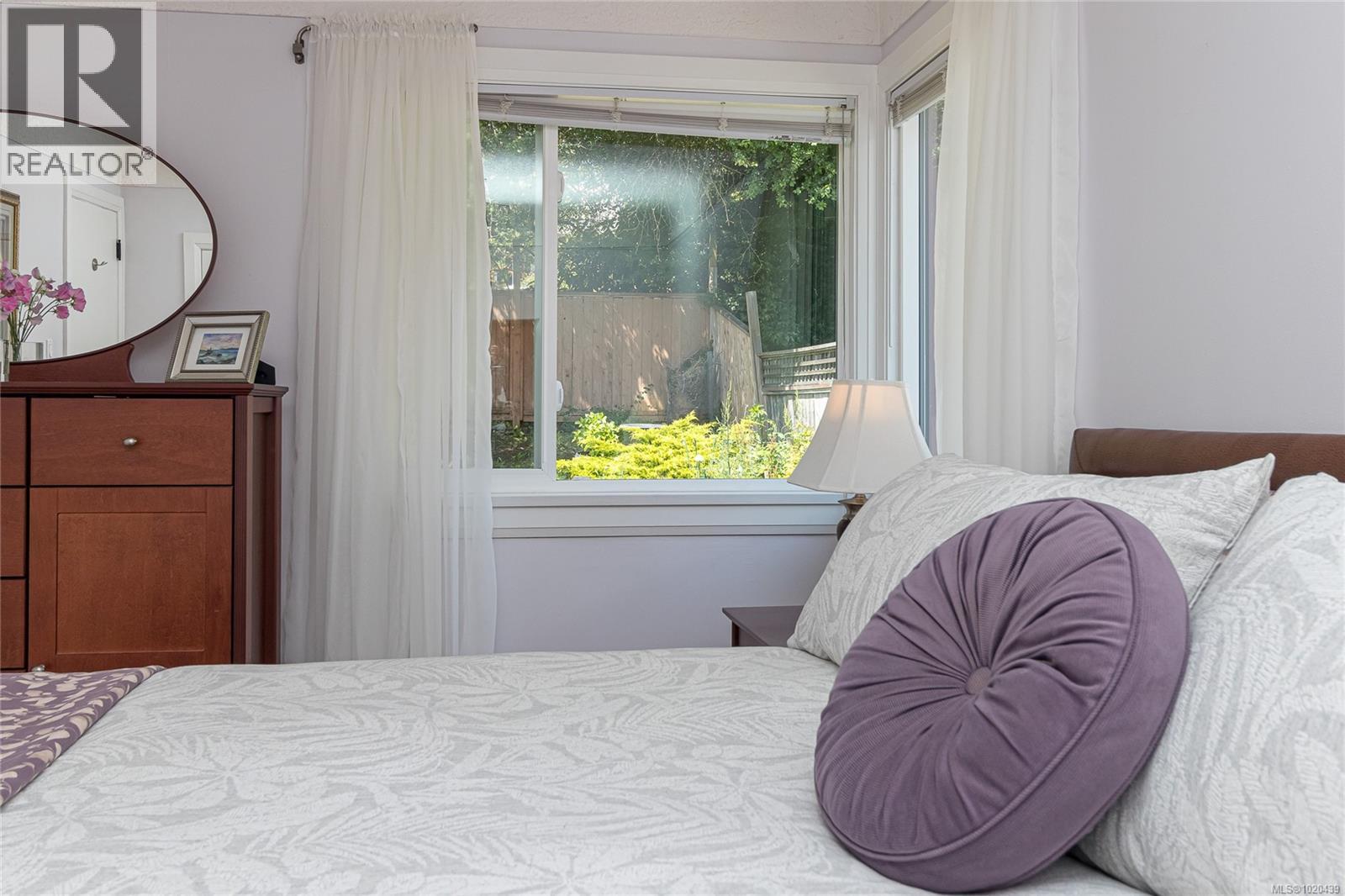  932 Tattersall Drive, Saanich