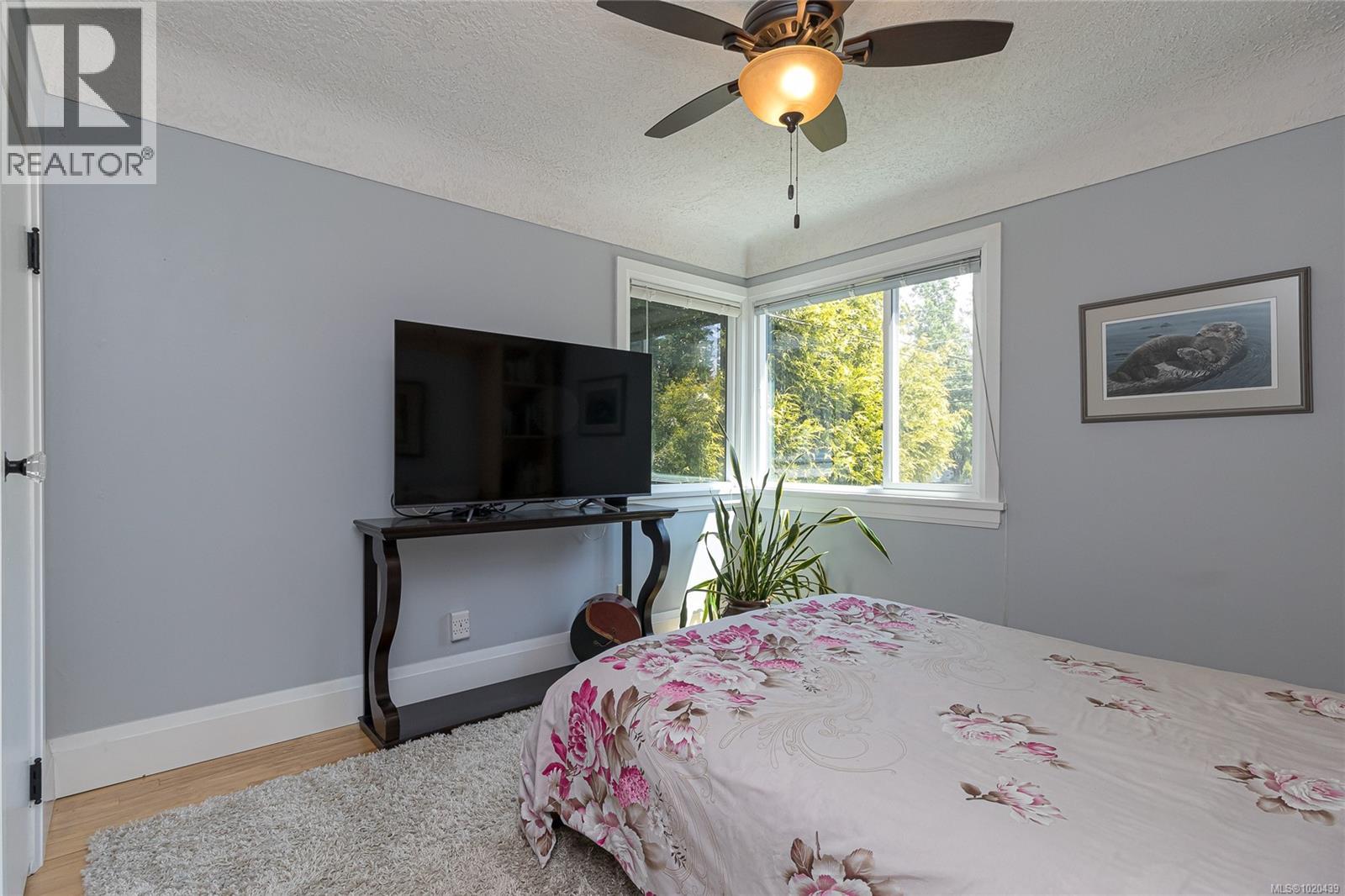  932 Tattersall Drive, Saanich