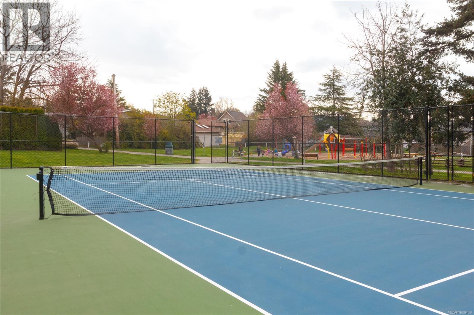  932 Tattersall Drive, Saanich