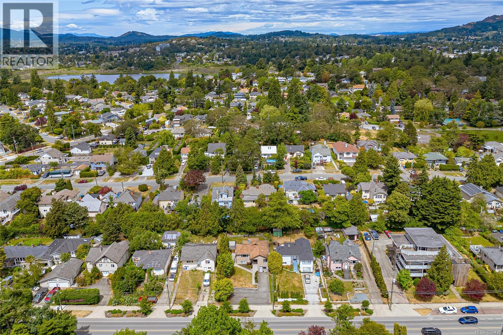  932 Tattersall Drive, Saanich