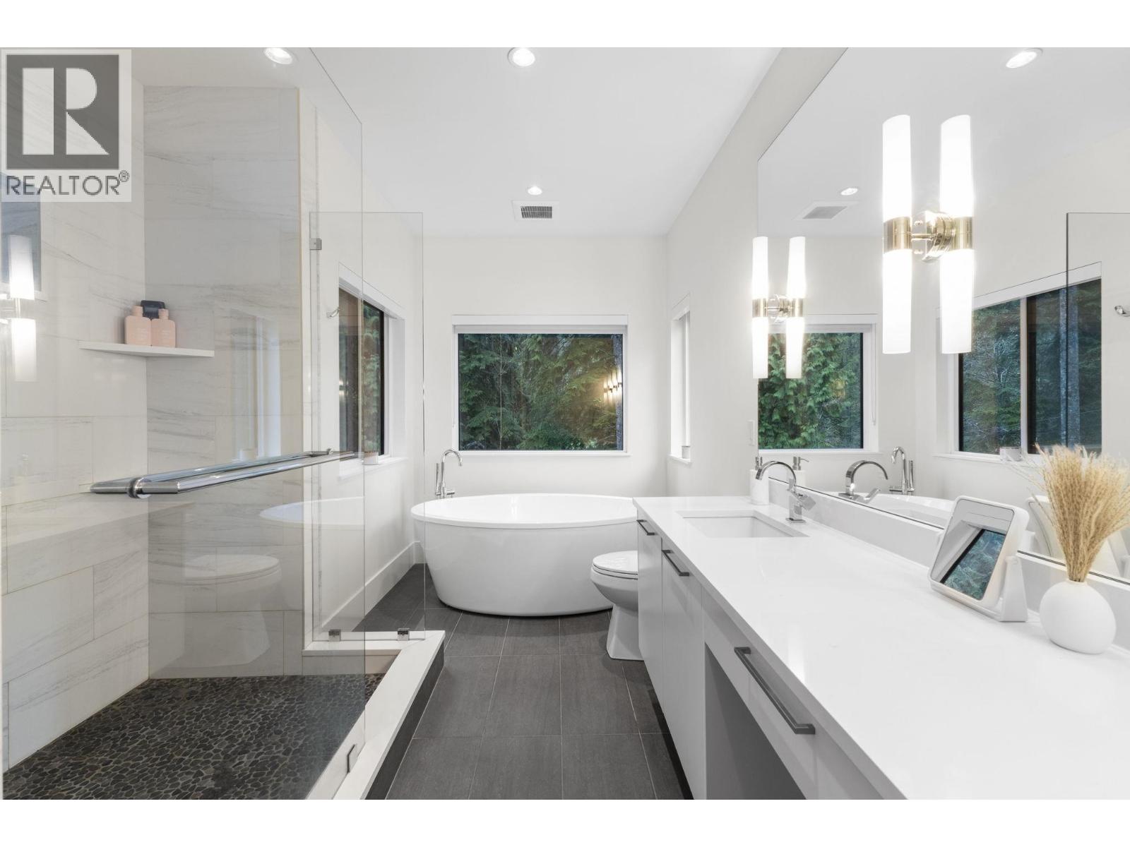 22 3295 SUNNYSIDE ROAD, Anmore