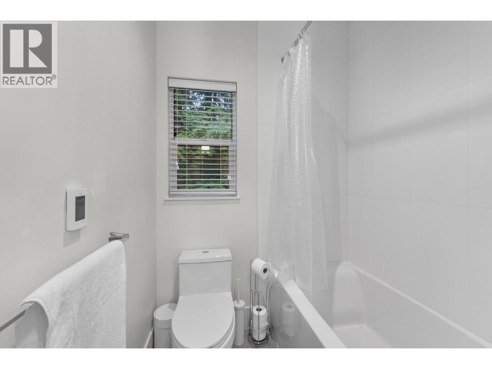 22 3295 SUNNYSIDE ROAD, Anmore