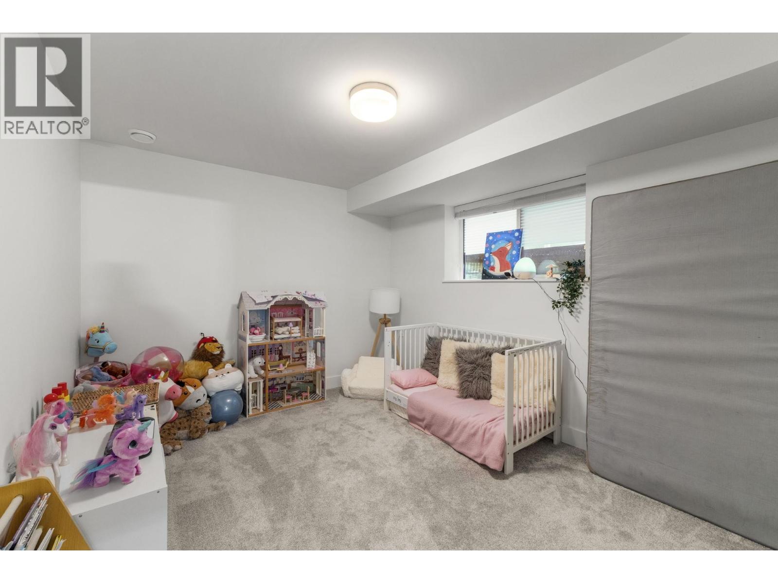 22 3295 SUNNYSIDE ROAD, Anmore