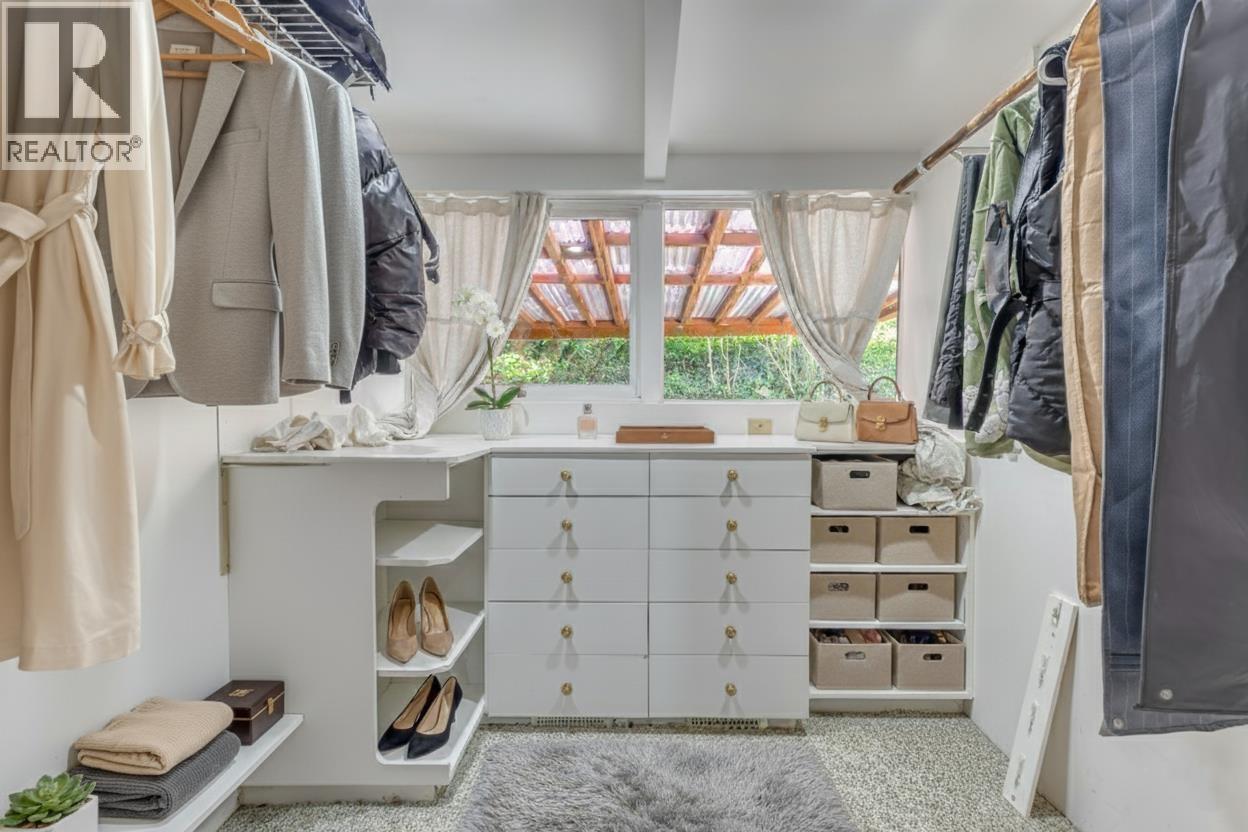 466 E KINGS ROAD, North Vancouver