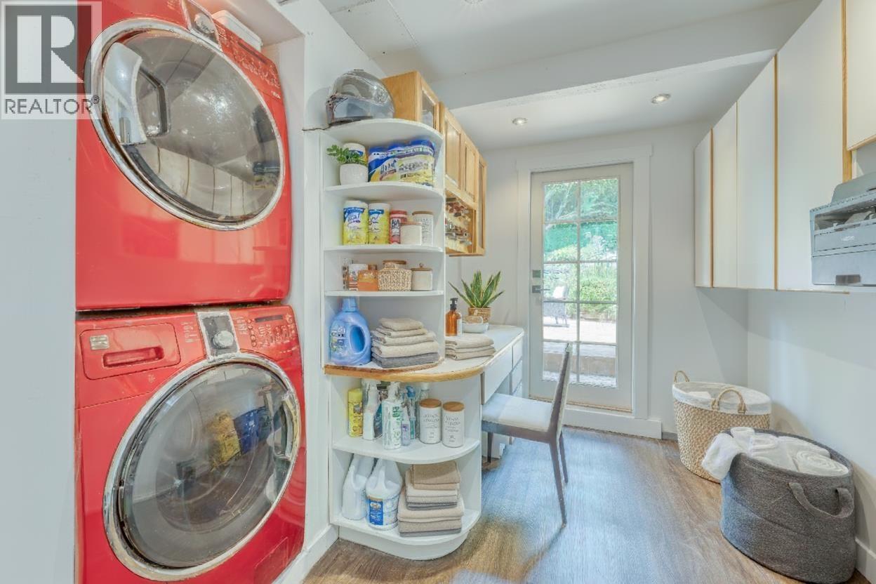 466 E KINGS ROAD, North Vancouver