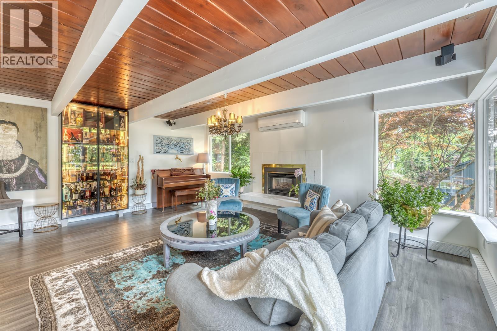 466 E KINGS ROAD, North Vancouver