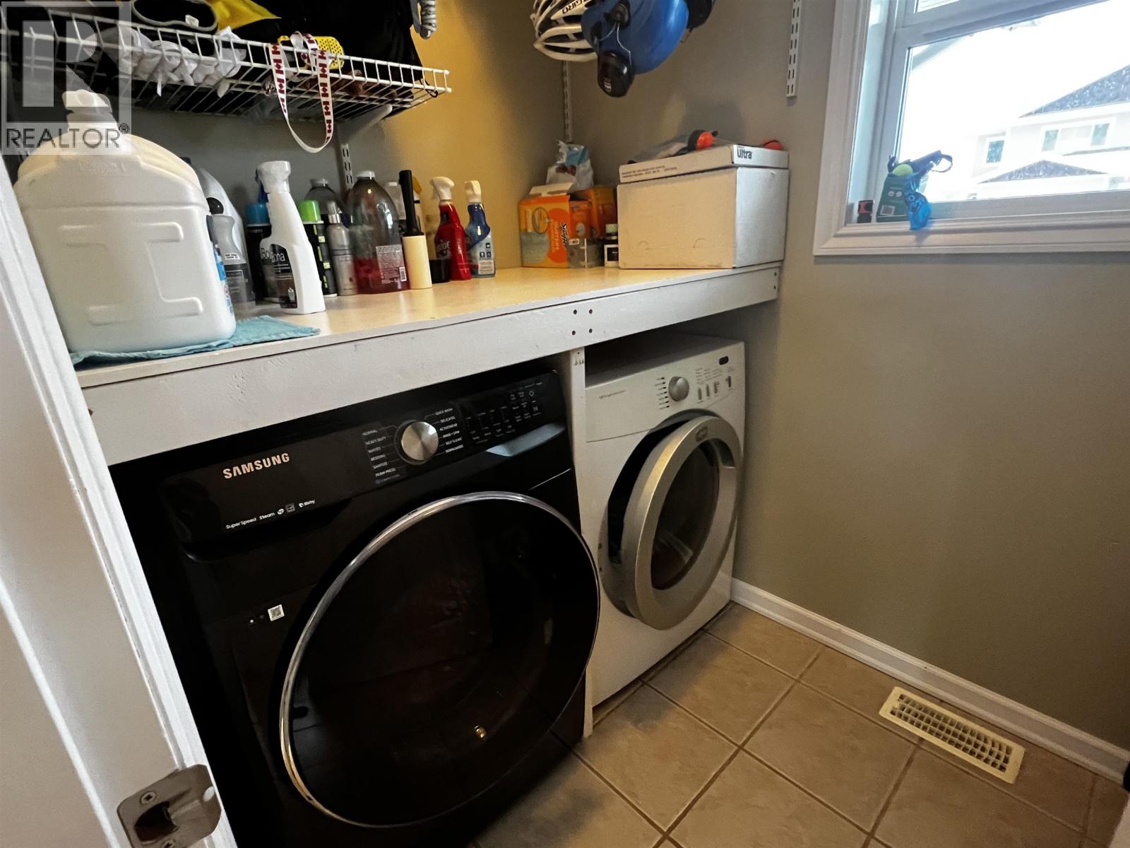 3248 3RD Avenue, Smithers