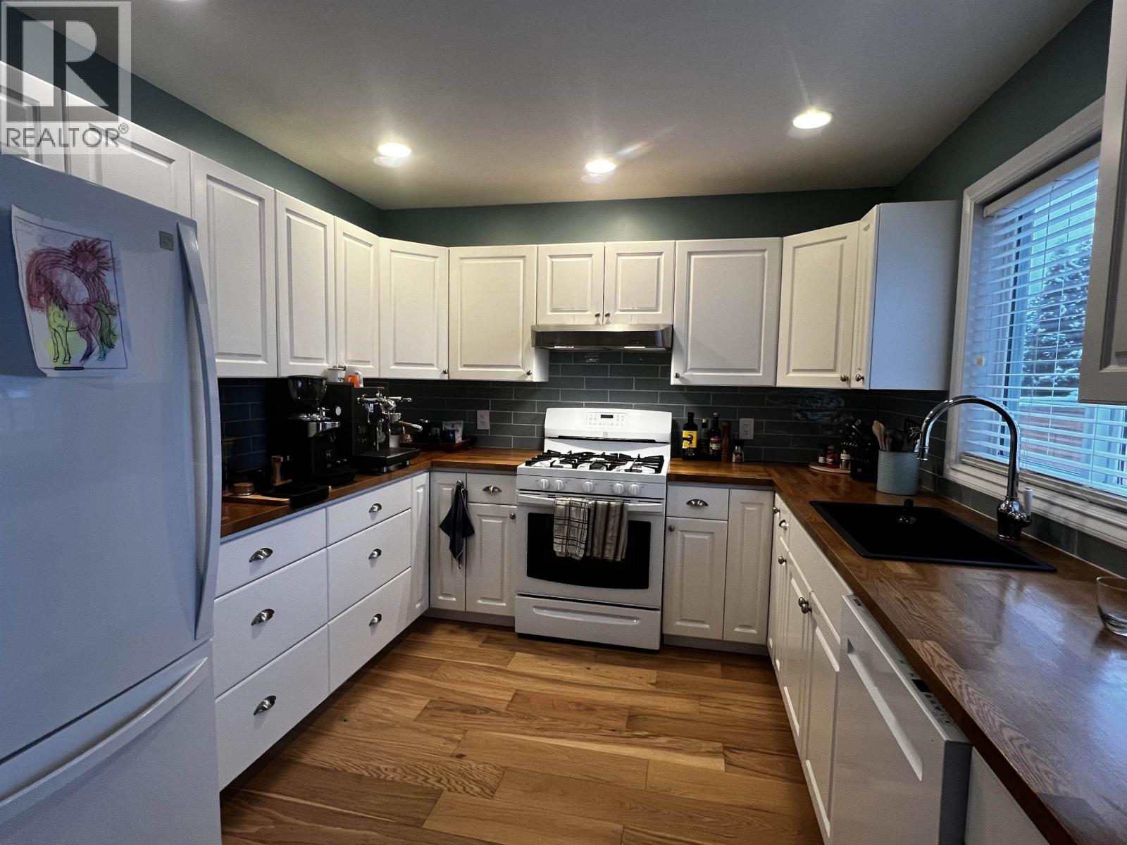 3248 3RD Avenue, Smithers