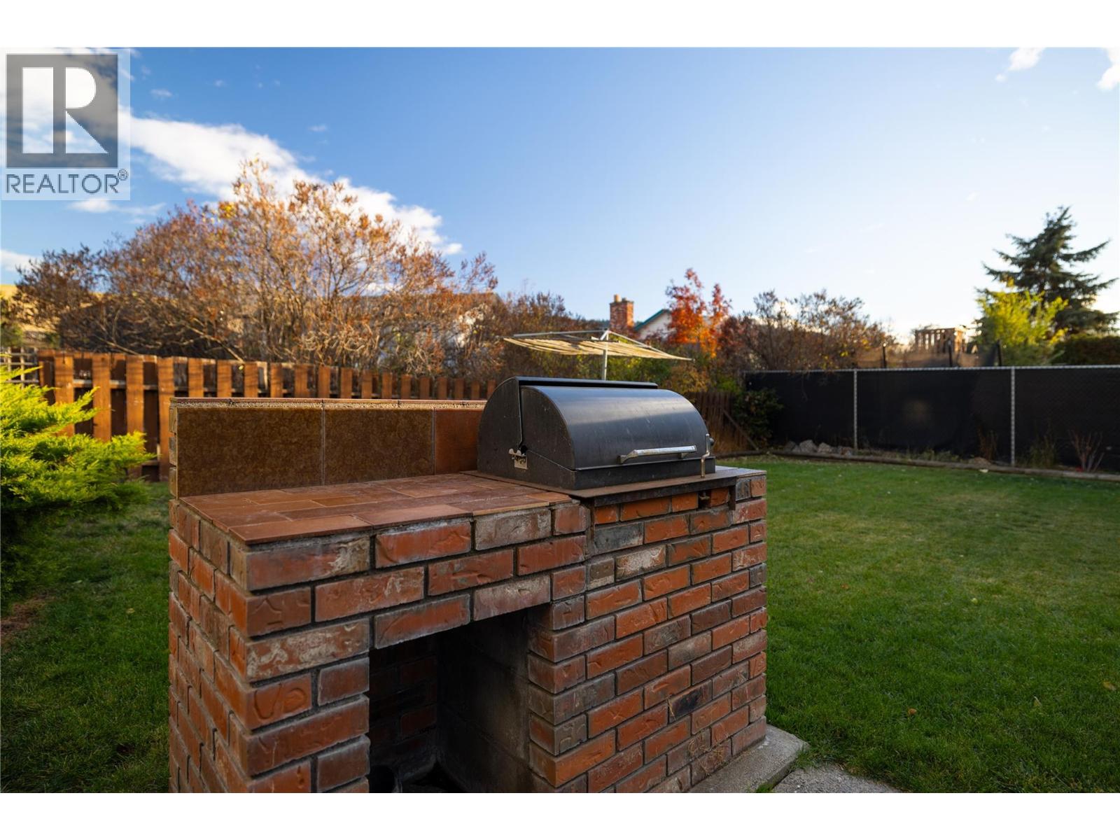  5501 WILLOW Drive, Vernon