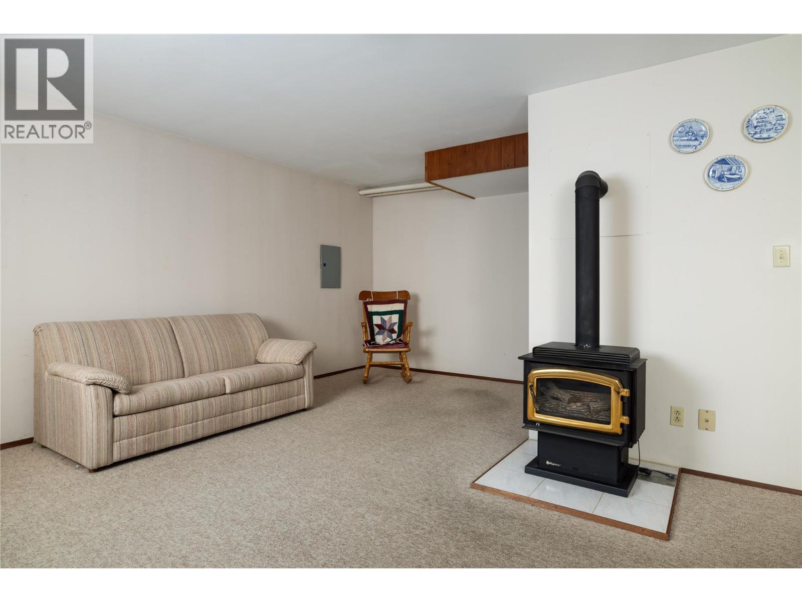  5501 WILLOW Drive, Vernon