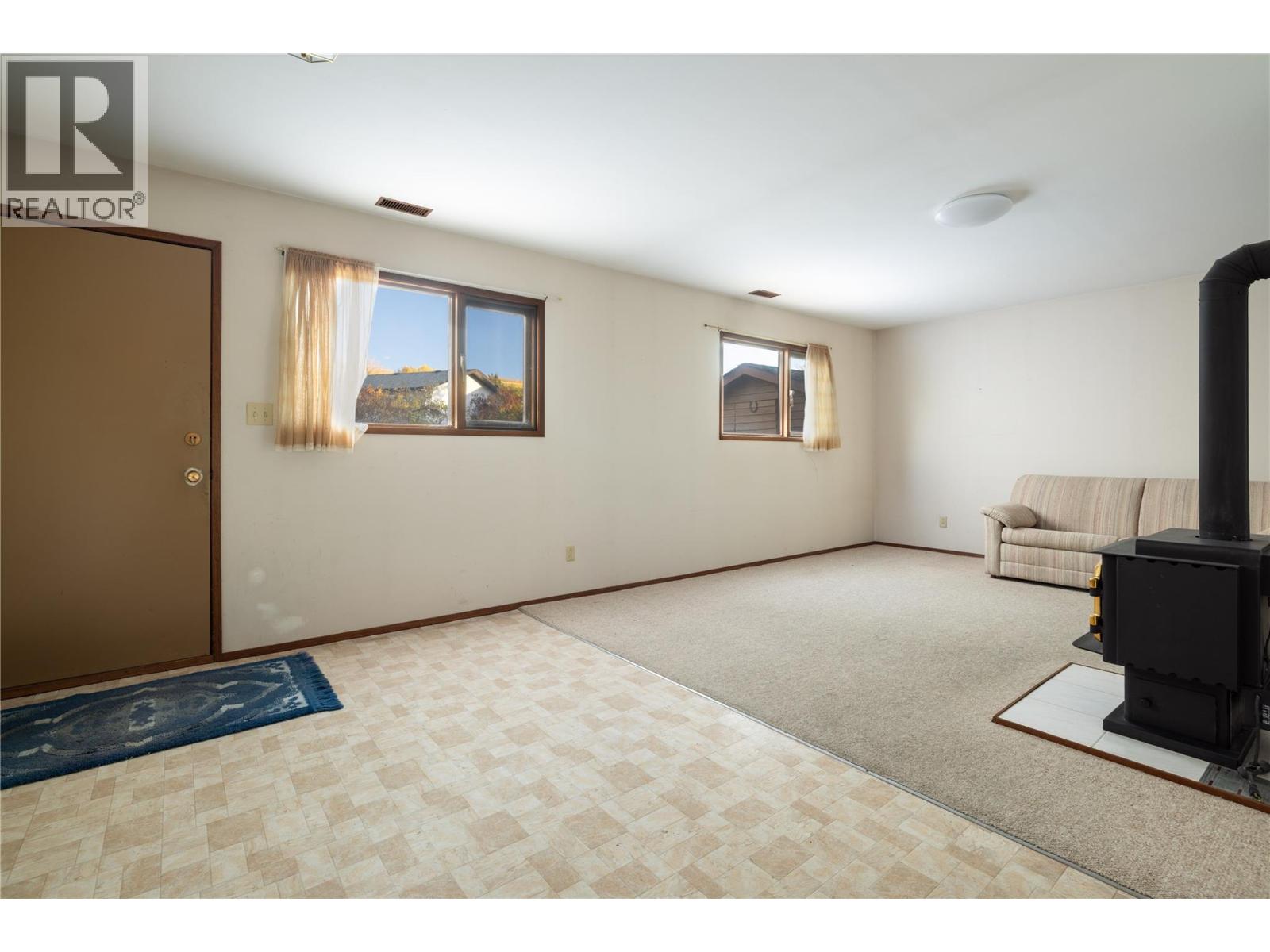  5501 WILLOW Drive, Vernon