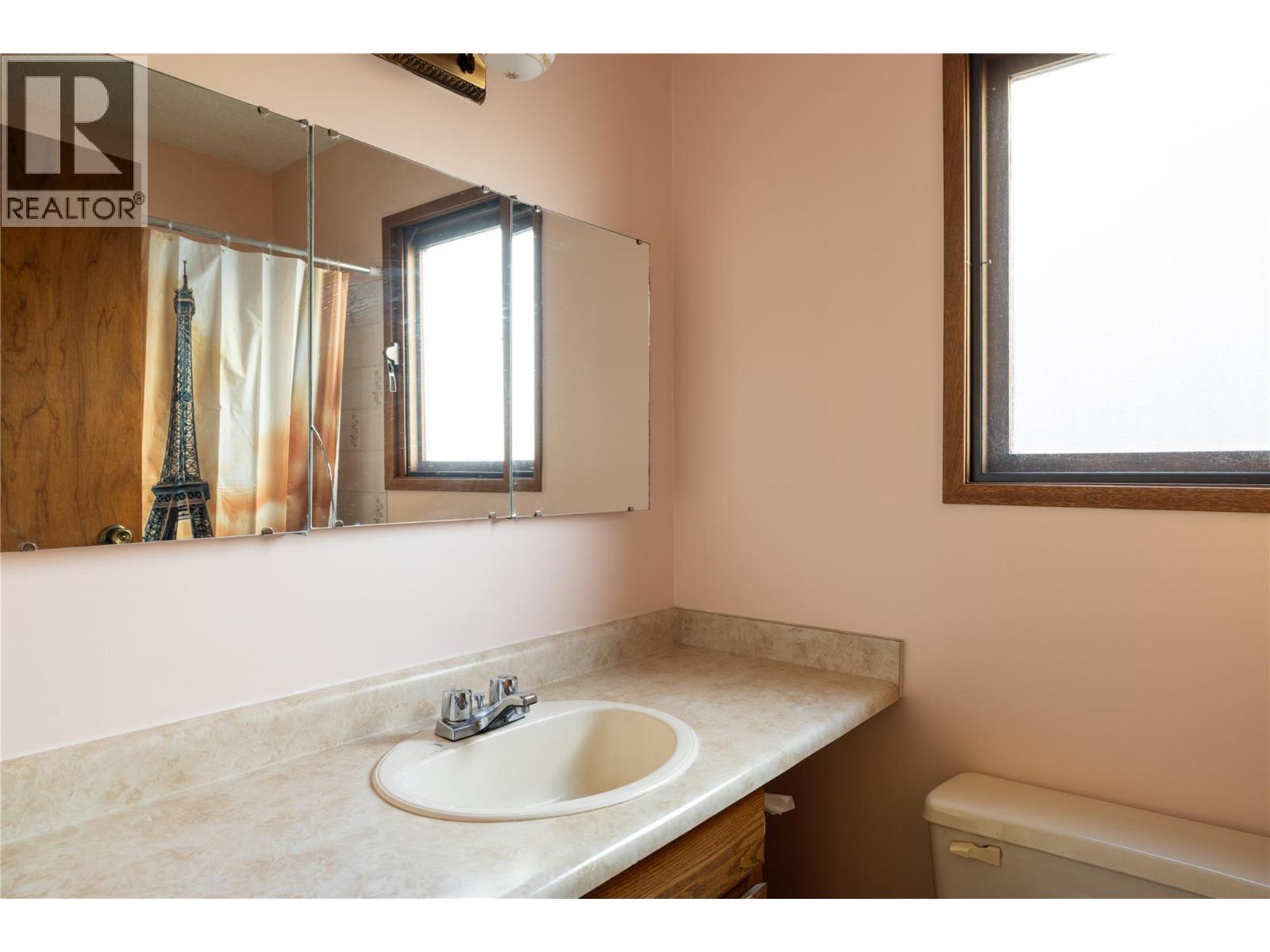  5501 WILLOW Drive, Vernon