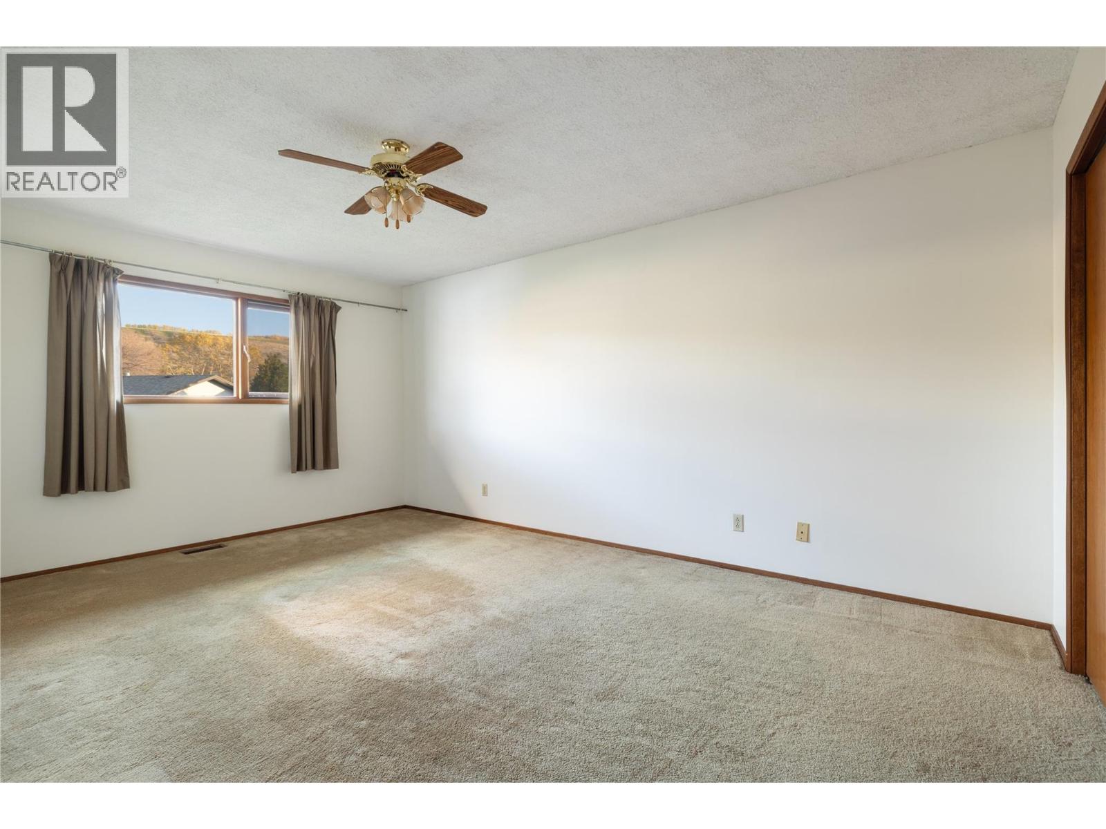  5501 WILLOW Drive, Vernon