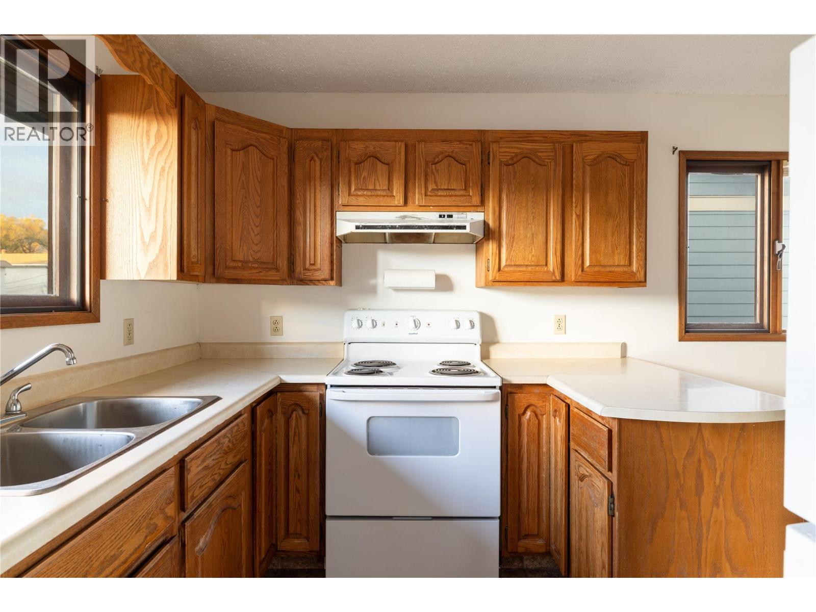  5501 WILLOW Drive, Vernon