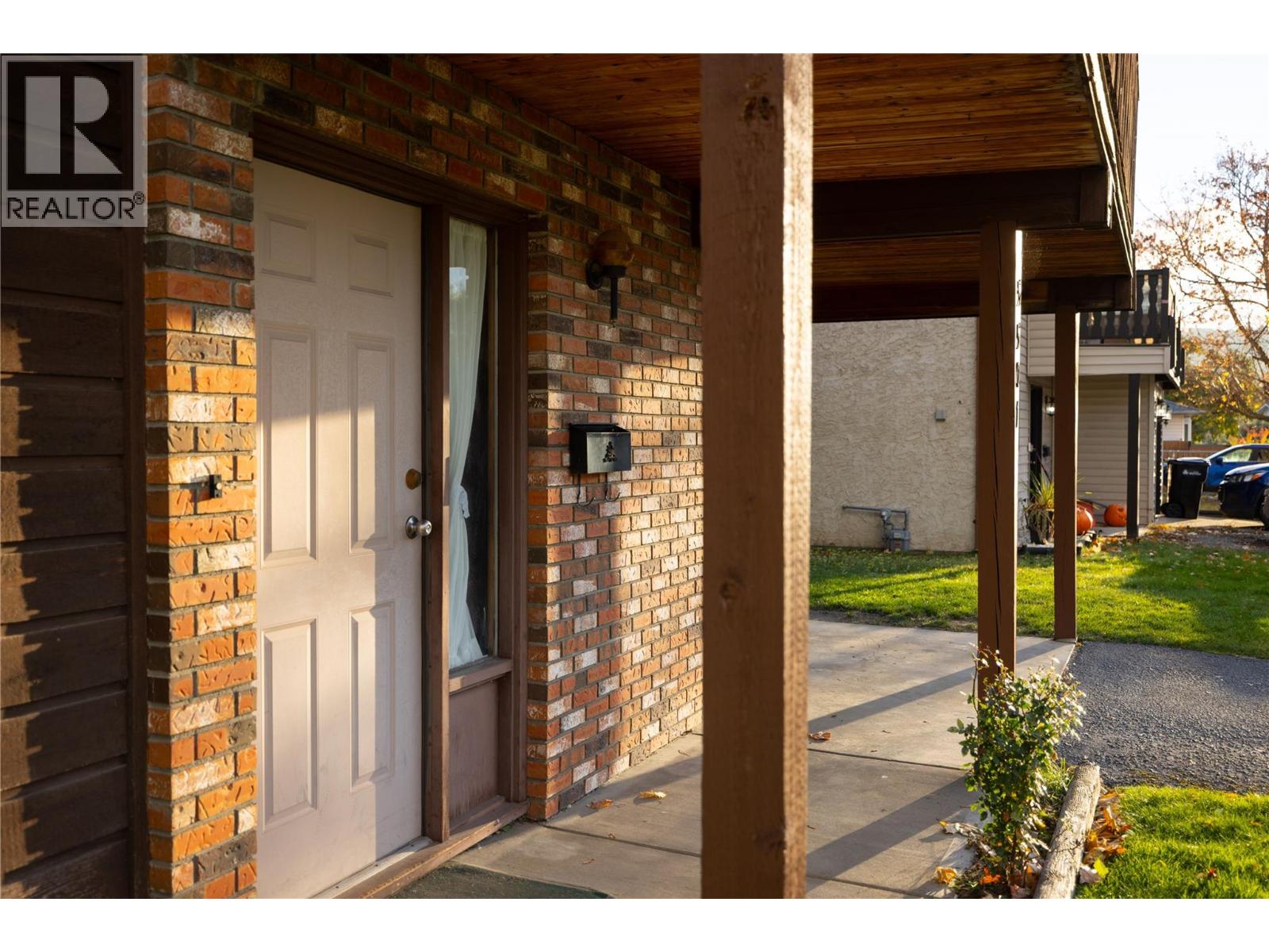  5501 WILLOW Drive, Vernon