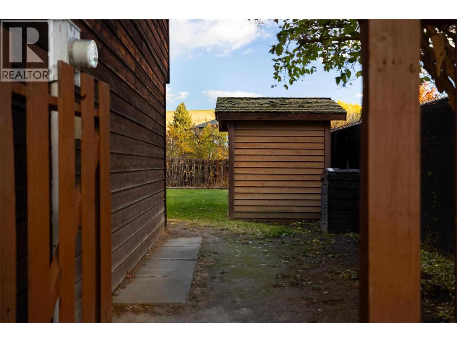  5501 WILLOW Drive, Vernon