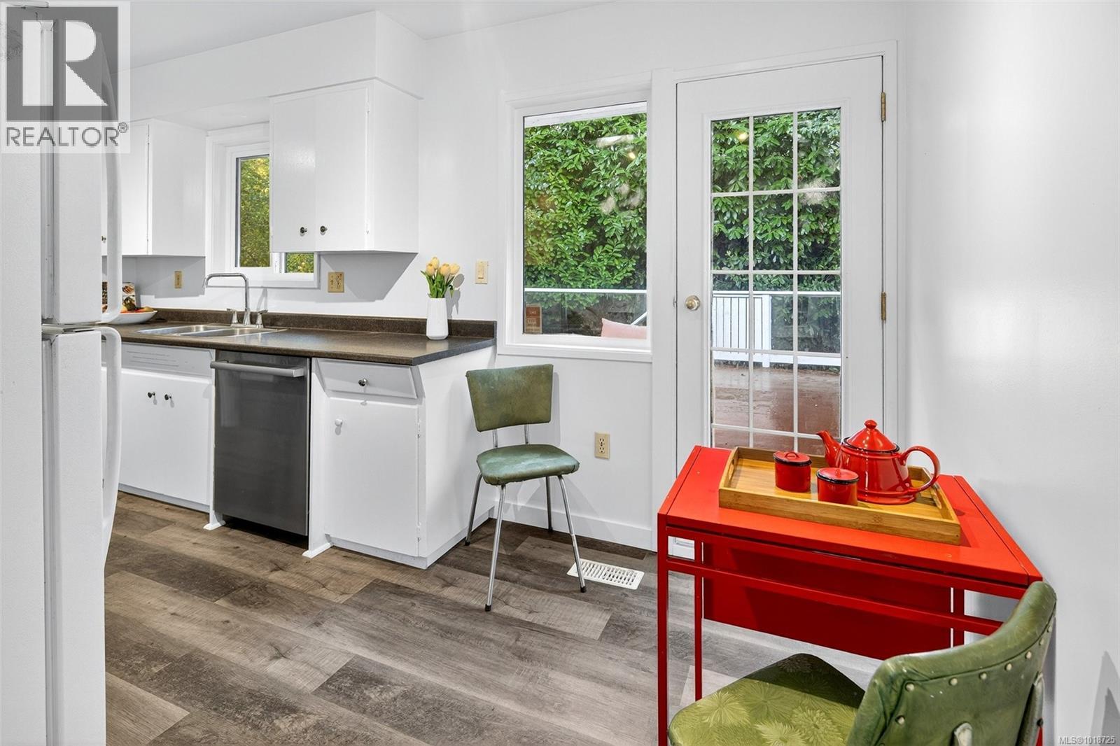 1995 Fairfield Rd, Victoria