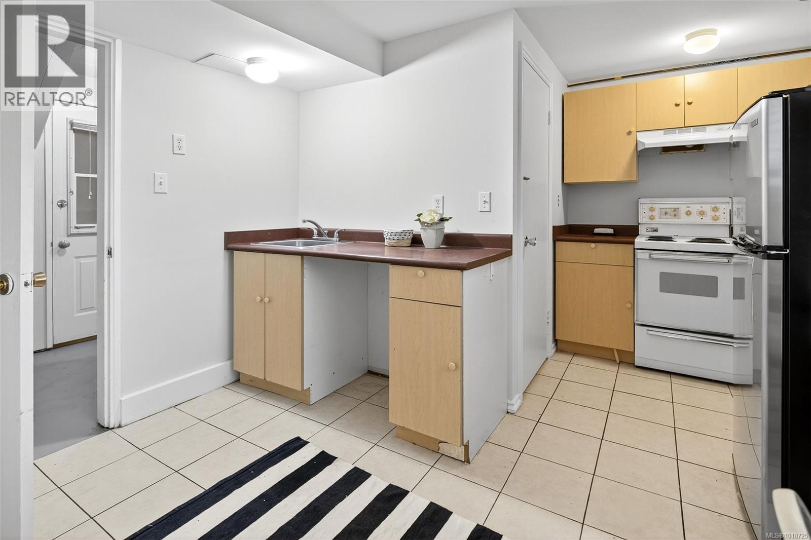 1995 Fairfield Rd, Victoria