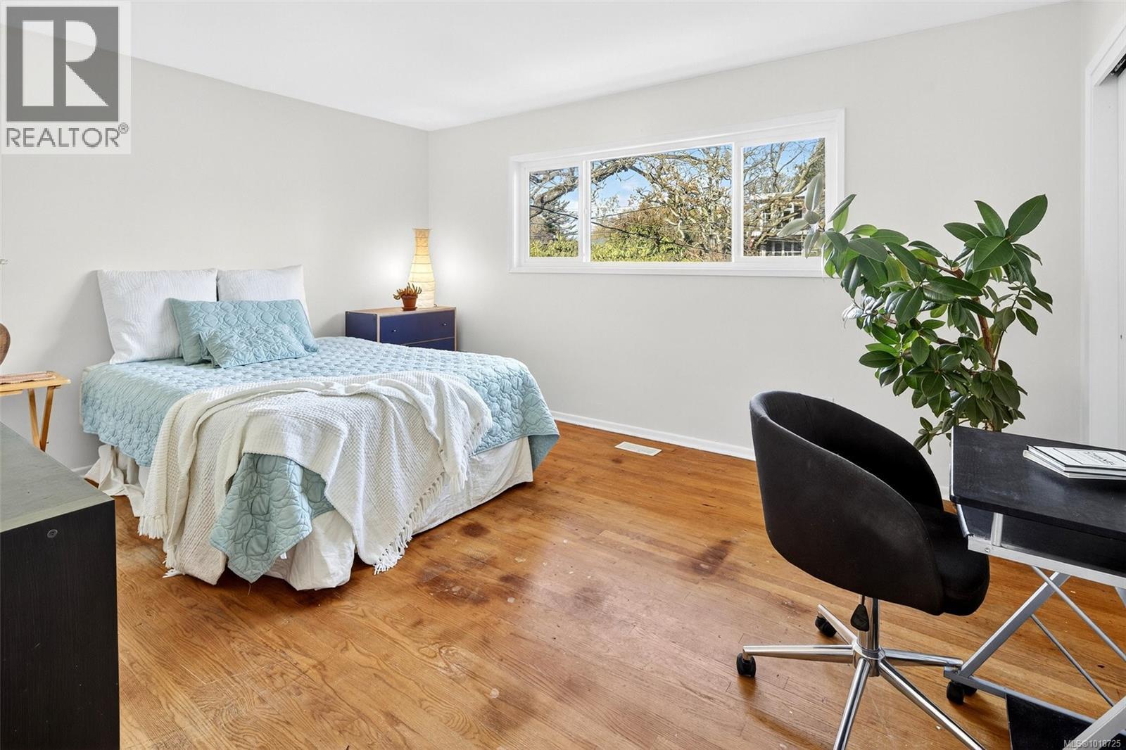 1995 Fairfield Rd, Victoria