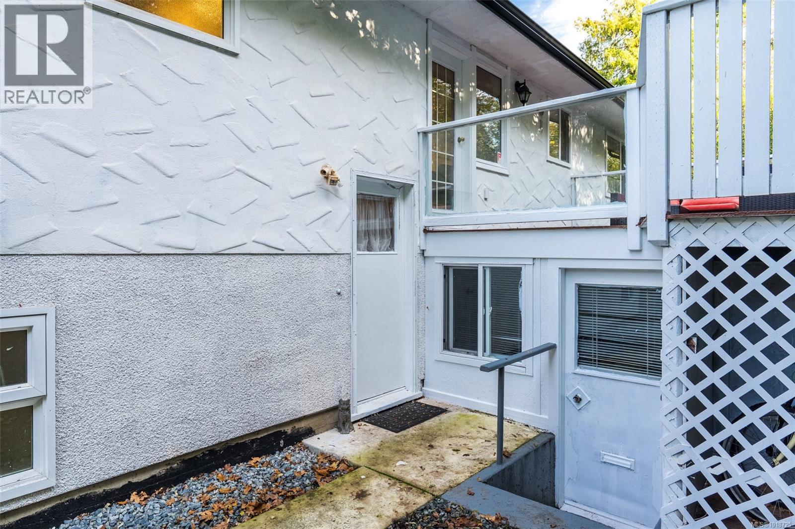 1995 Fairfield Rd, Victoria