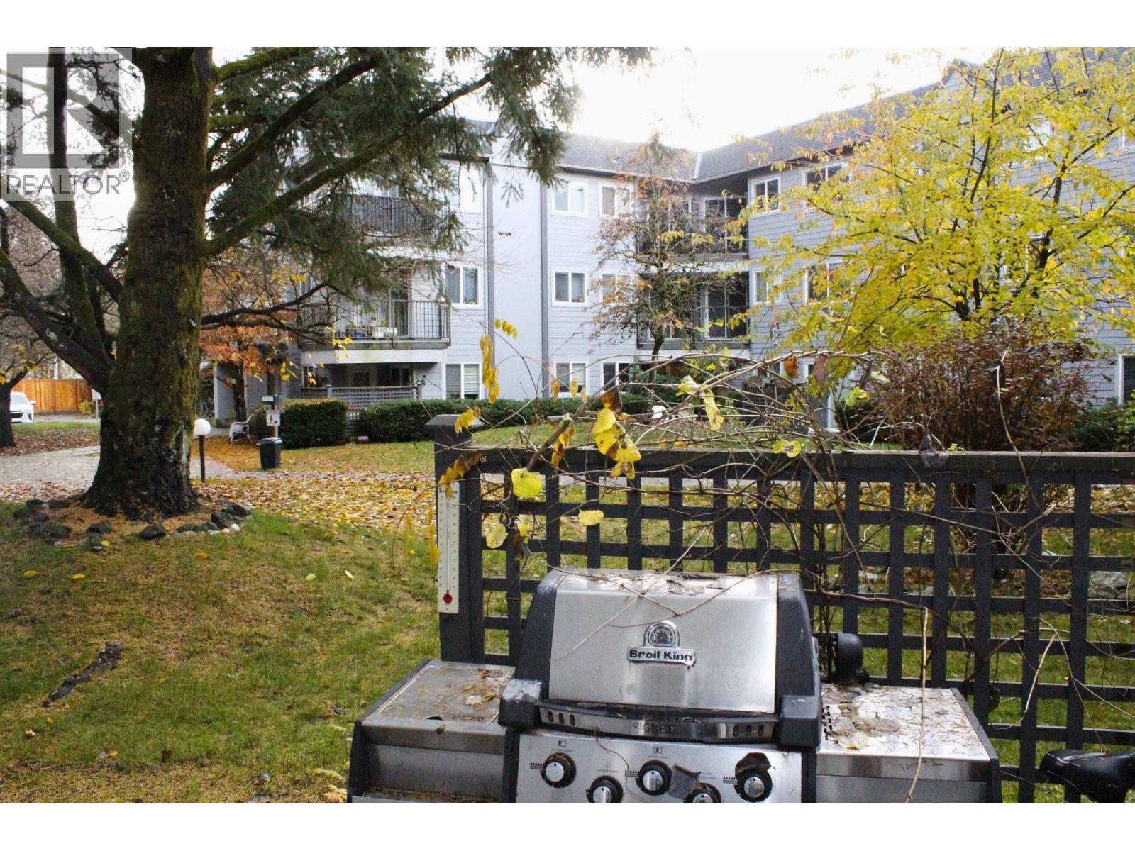 B108 40120 WILLOW CRESCENT, Squamish