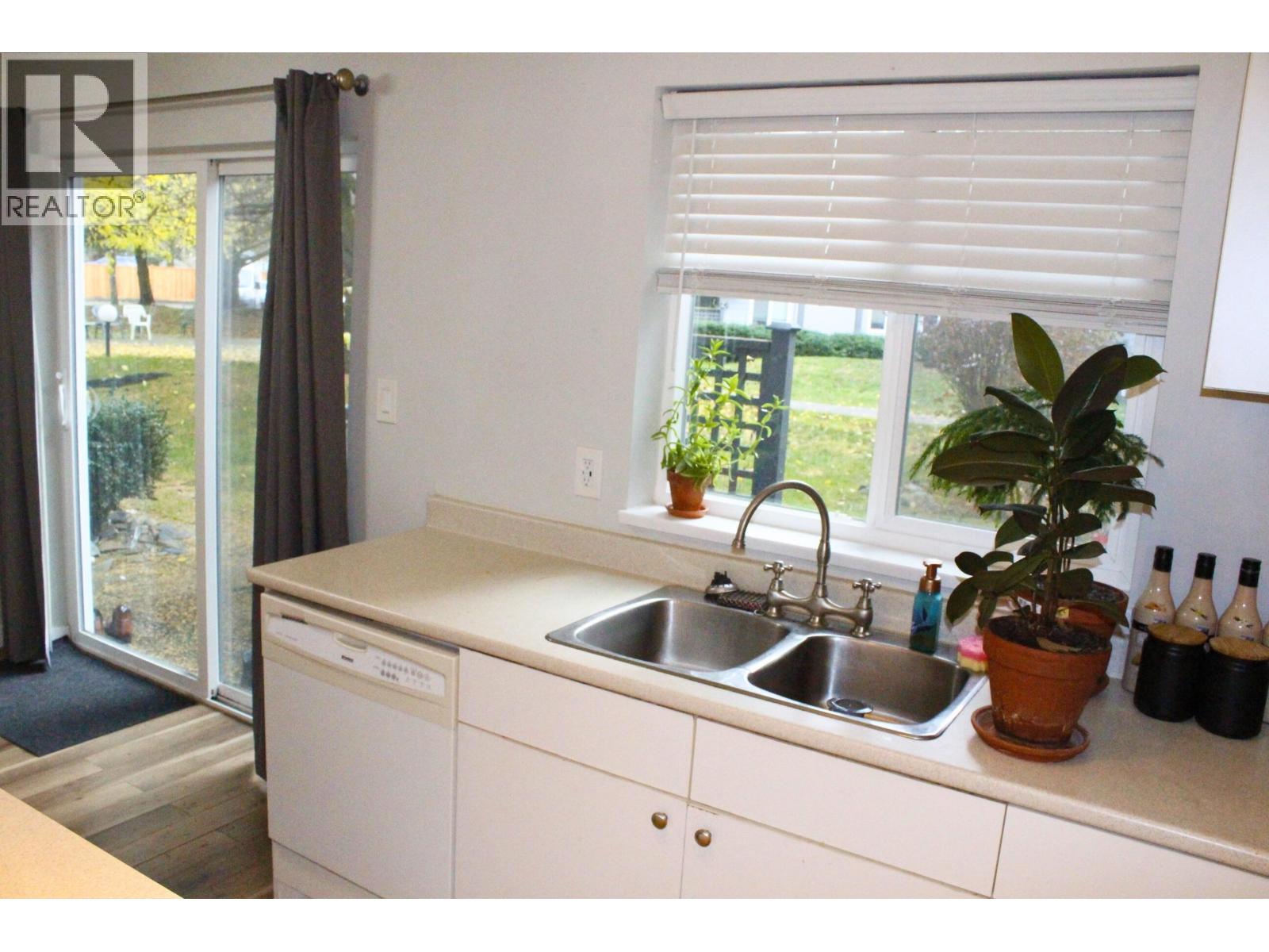 B108 40120 WILLOW CRESCENT, Squamish