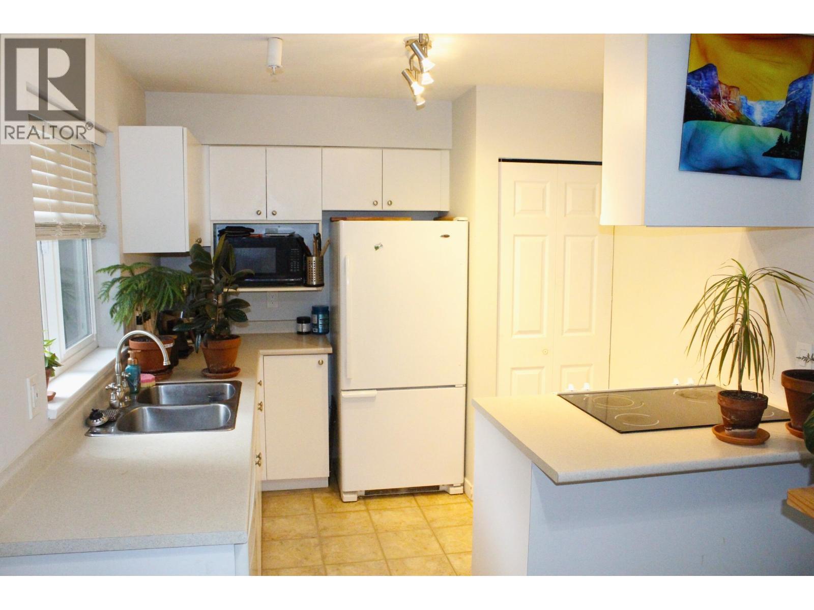 B108 40120 WILLOW CRESCENT, Squamish