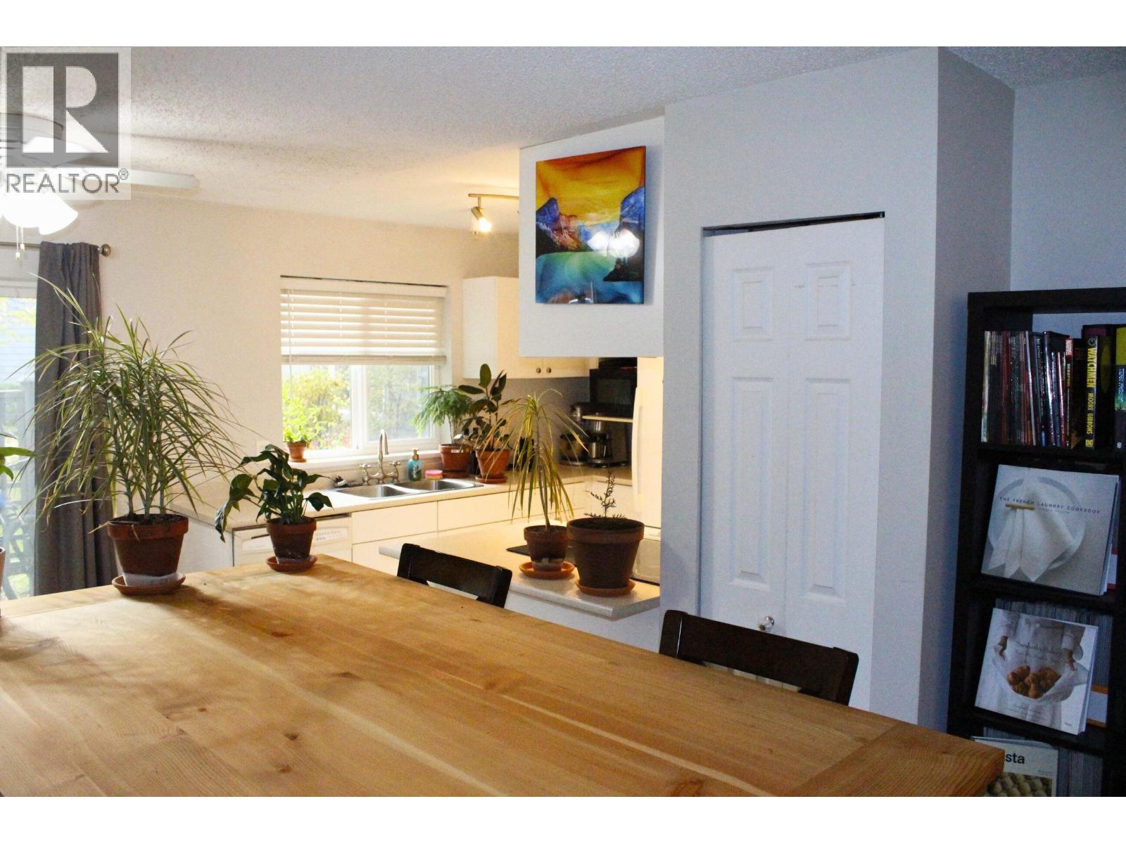 B108 40120 WILLOW CRESCENT, Squamish