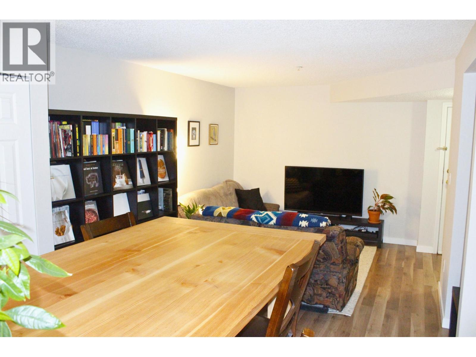 B108 40120 WILLOW CRESCENT, Squamish