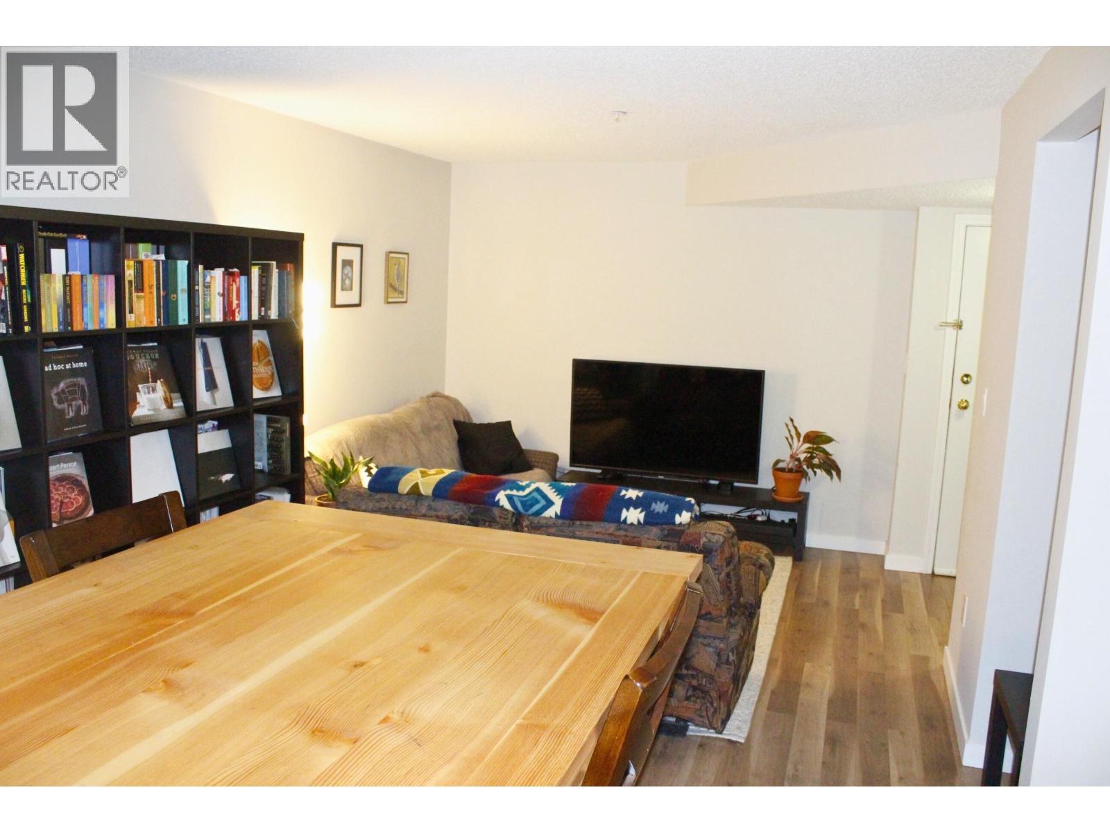 B108 40120 WILLOW CRESCENT, Squamish