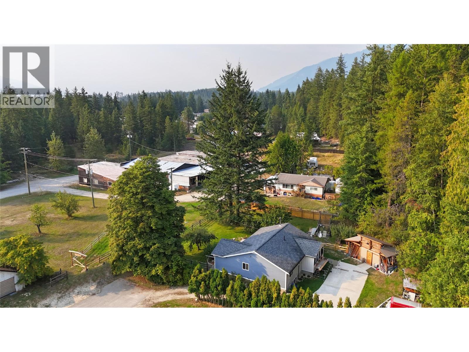 517 3A Avenue NW, Nakusp