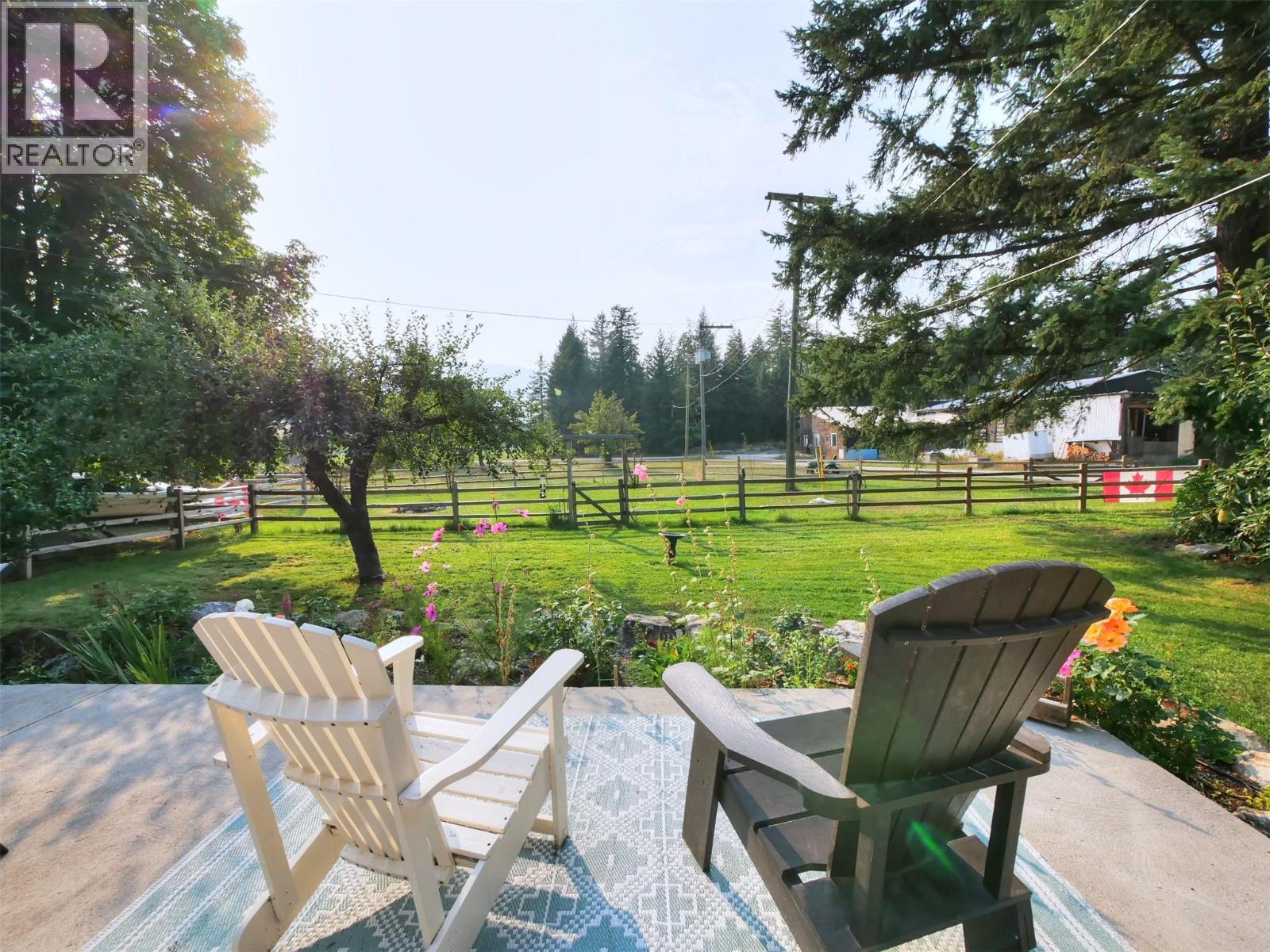 517 3A Avenue NW, Nakusp