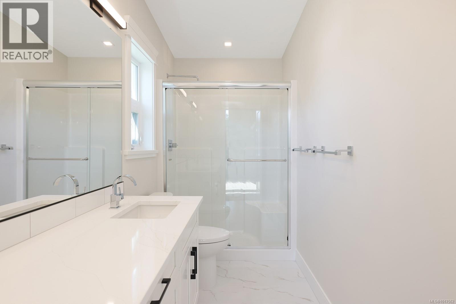 16 1240 Wilkinson Rd, Comox