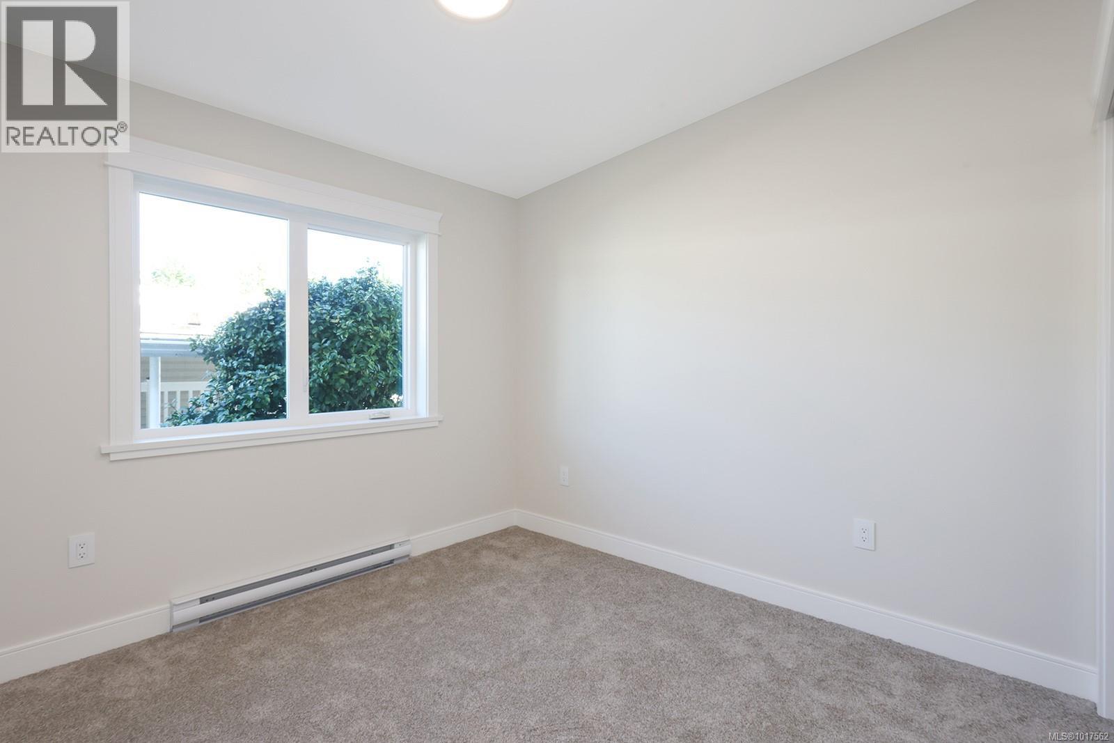 16 1240 Wilkinson Rd, Comox