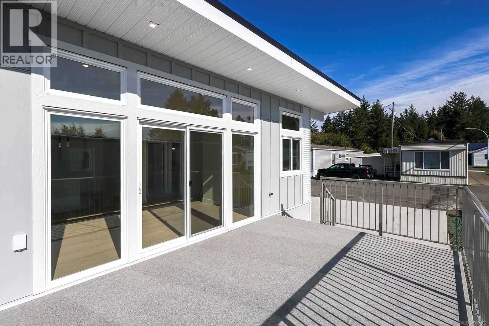 16 1240 Wilkinson Rd, Comox