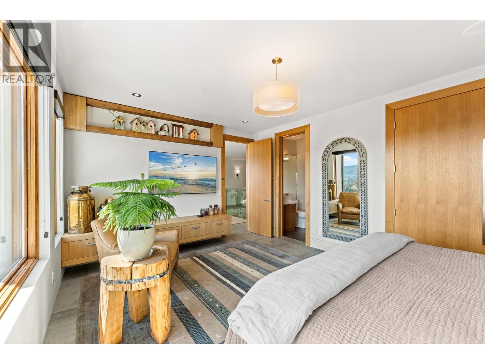  733 Forestridge Lane, Kelowna